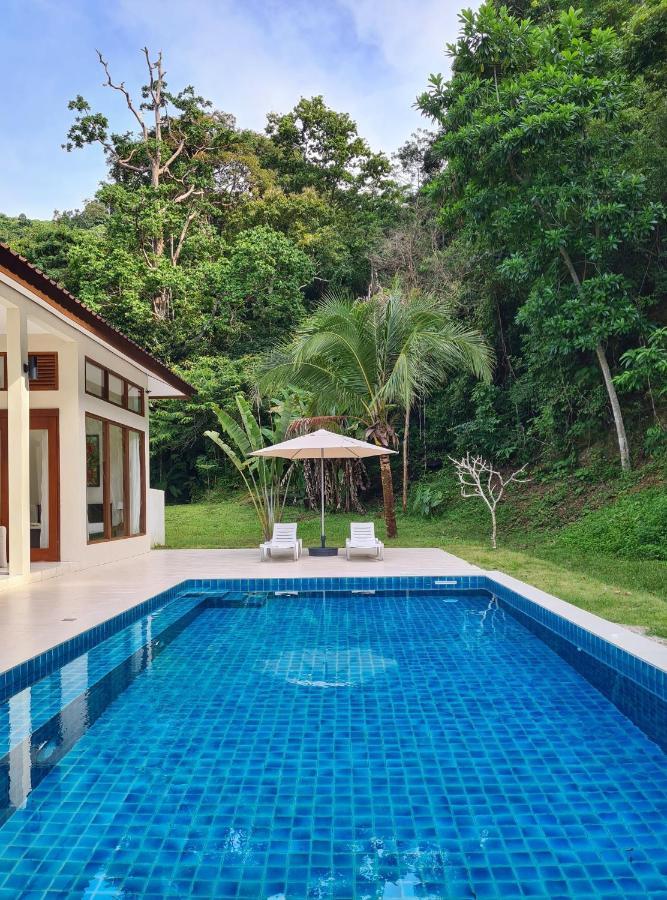 Villa Meranti - Spacious Private Pool Villa Пантай-Сенанг Экстерьер фото