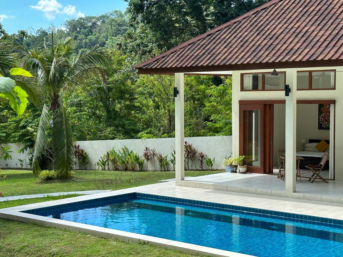 Villa Meranti - Spacious Private Pool Villa Пантай-Сенанг Экстерьер фото