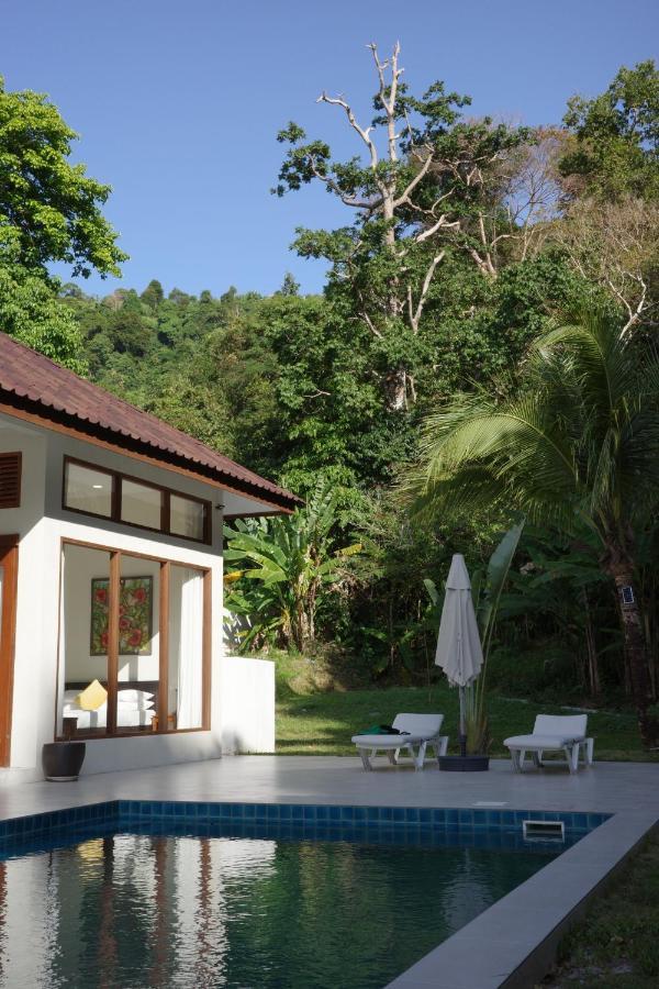 Villa Meranti - Spacious Private Pool Villa Пантай-Сенанг Экстерьер фото