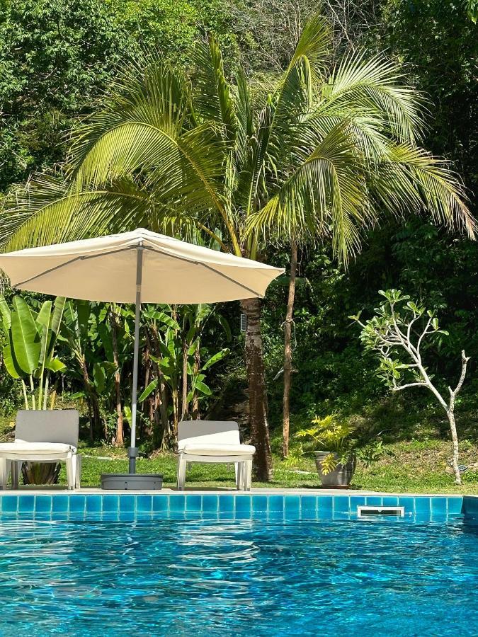 Villa Meranti - Spacious Private Pool Villa Пантай-Сенанг Экстерьер фото